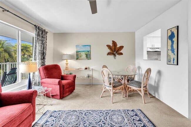 Building Photo - 2501 N Ocean Blvd Unit 18