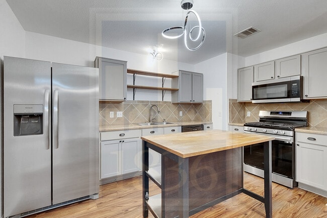 Photo - 4622 Credo Lane