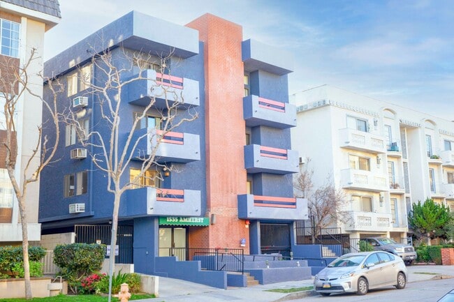 Building Photo - 1535 S Amherst Ave
