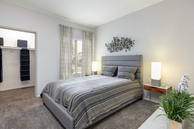 Ventana Canyon Apartments