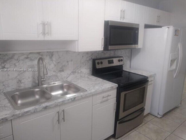 Photo - 4652 Myla Ln Unidad 4656