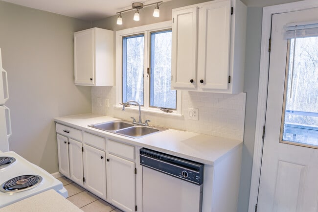 Photo - 120 Young St Unidad 1