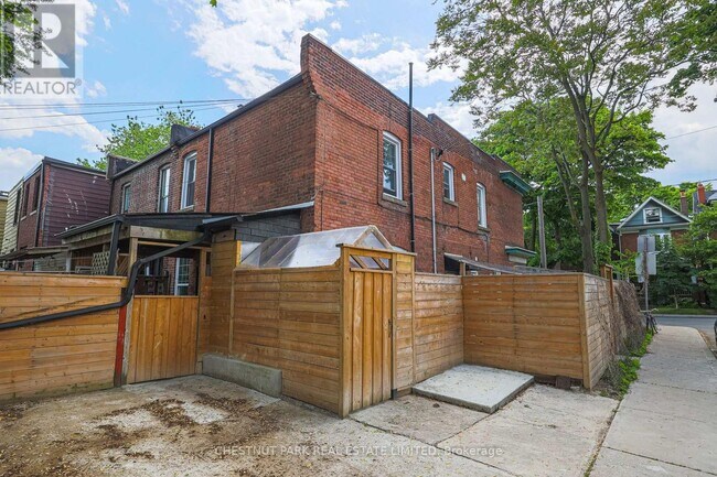 Photo - 253 Pape Ave