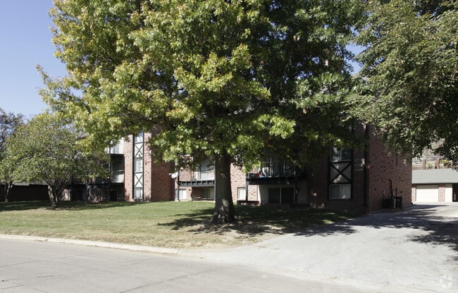 Richland Park Apartments