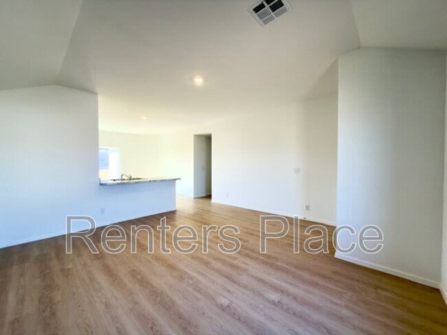 Photo - 1111 Raven Dr