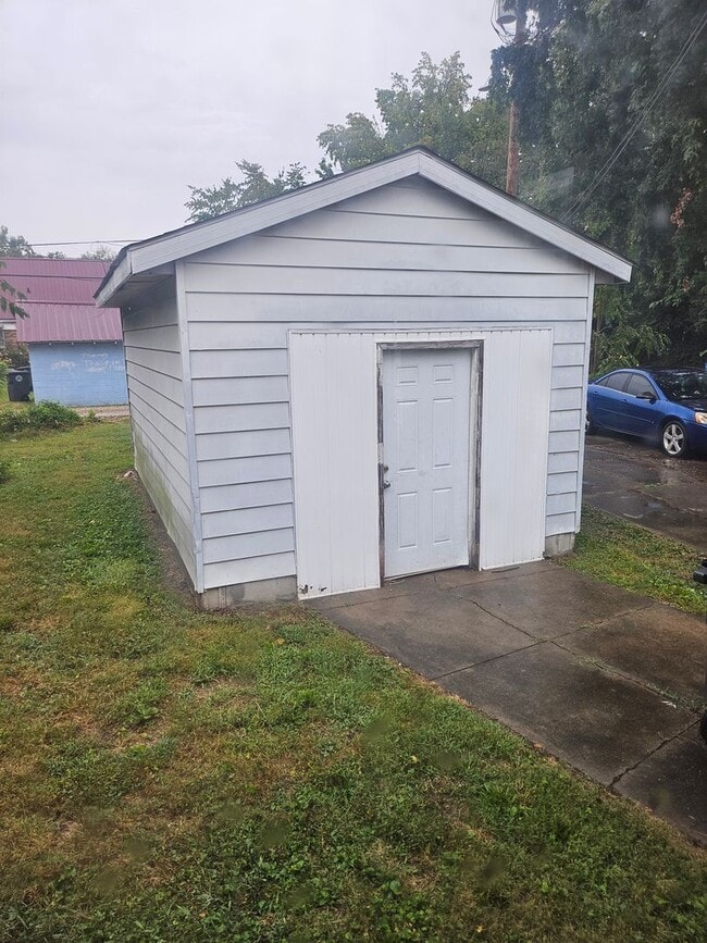 1104 Adams Ave