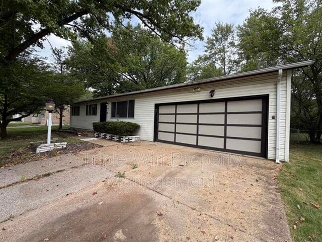 Photo - 1439 Widefields Ln