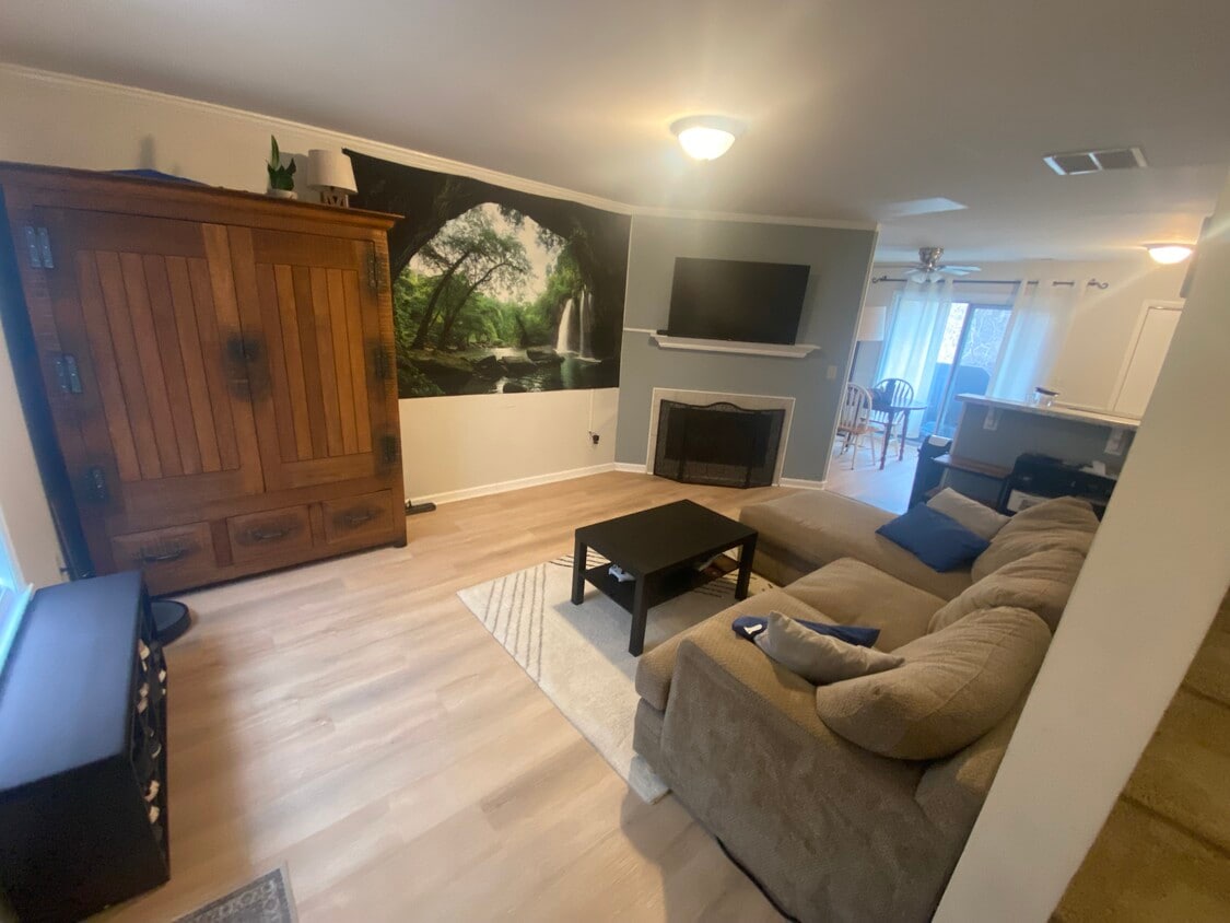 Photo - 117 Chaucer Ct (Carrboro, NC)