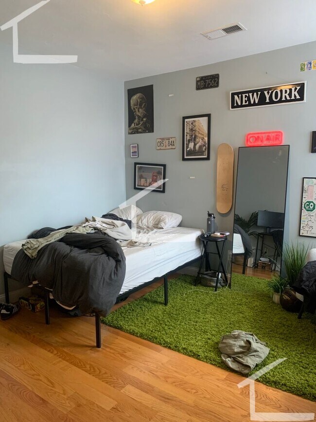 Photo - Beautiful modern 5 bed 2 bath unit in Allston-Brighton for 9/1