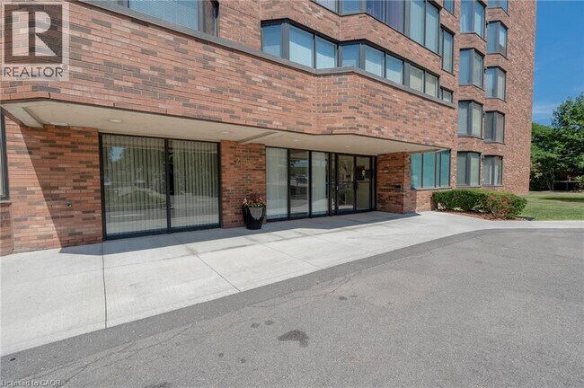 Photo - 200 Limeridge Rd W Unité 105