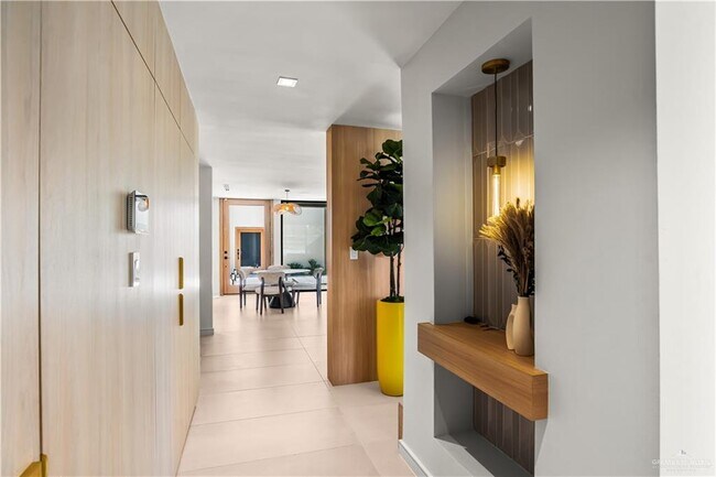 38 S 7th Ave