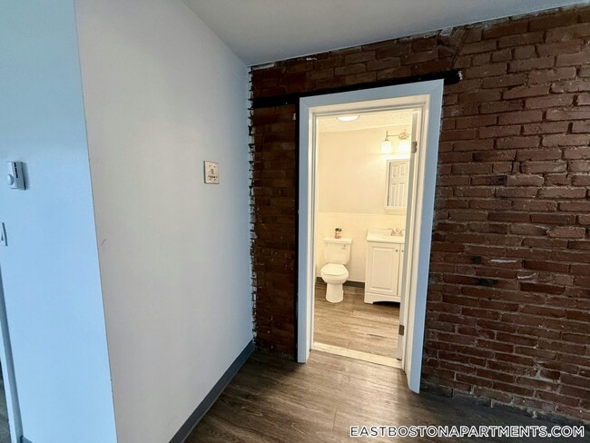 Photo - 298 Meridian St Unit 2