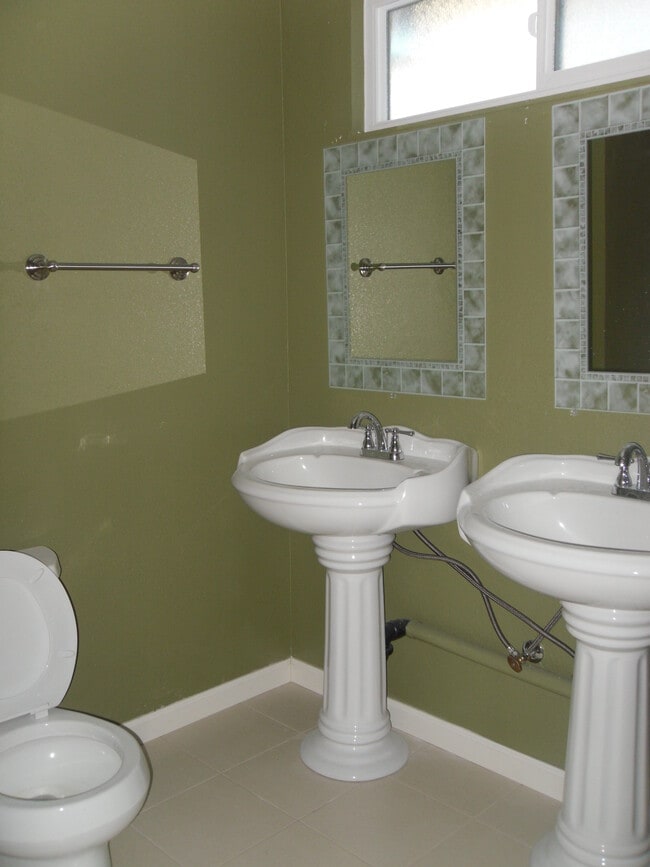 Photo - 1380 Old Stone Way