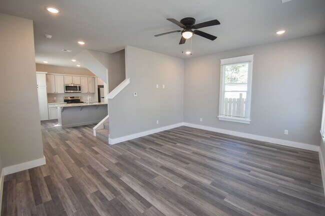 Photo - 734 S Locust Ave Unidad 734 S Locust Ave  A-2