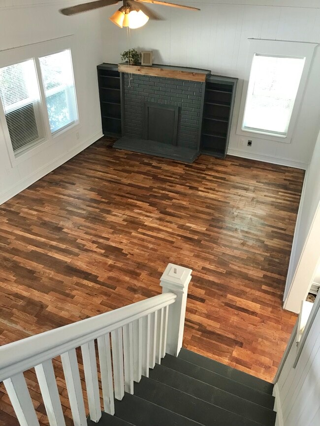 Building Photo - 903 Ward St