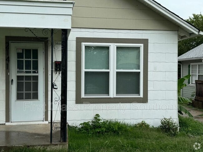 Building Photo - 2141 NW 29th St Rental