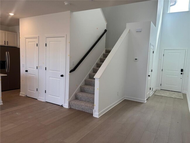 Photo - 1075 Anmeadle Row