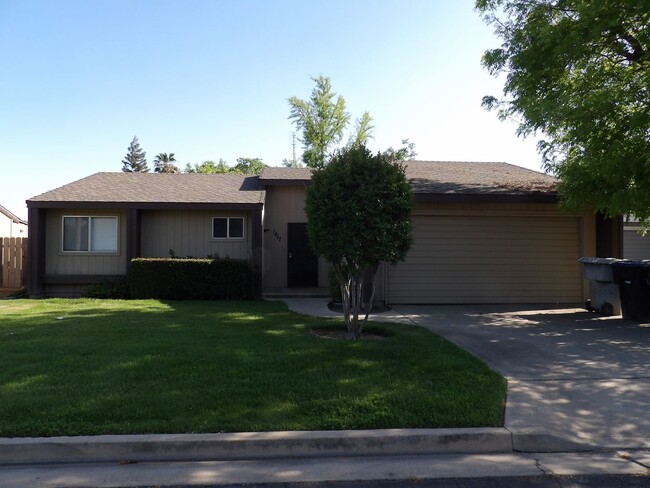 Great home for rent in Visalia! - Great home for rent in Visalia!