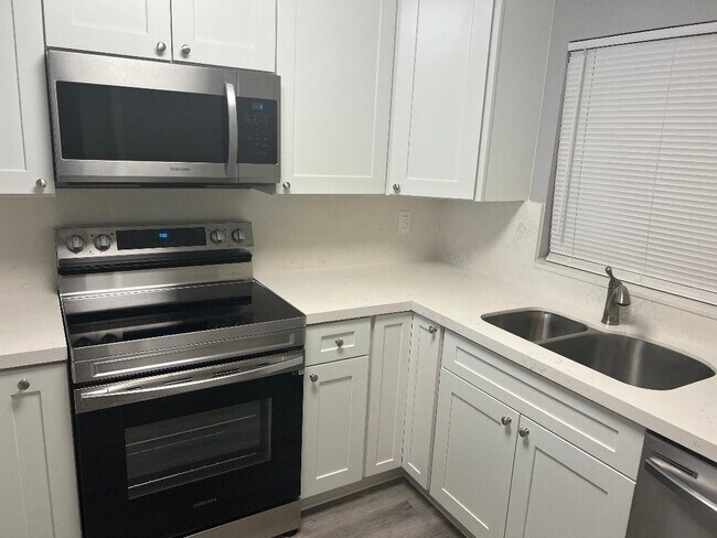 Photo - 9461 Evergreen Pl Unit 306