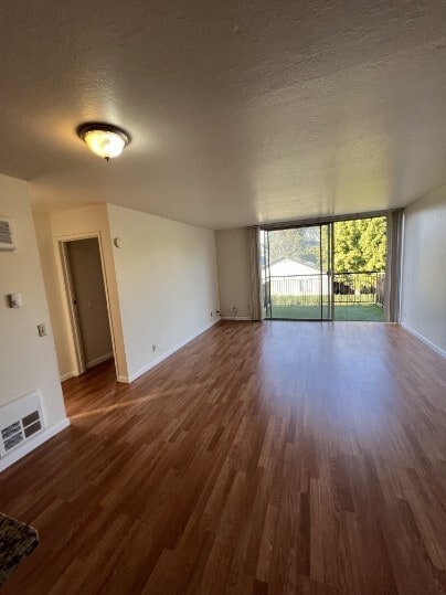 Building Photo - 2211 Carleton St Rental