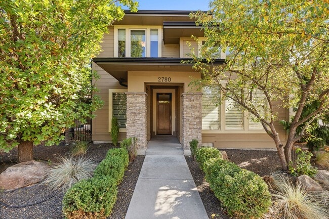 Building Photo - Luxury Living in Harris Ranch | 3 Bed + Office | 3 Bath | 2,713 Sq Ft