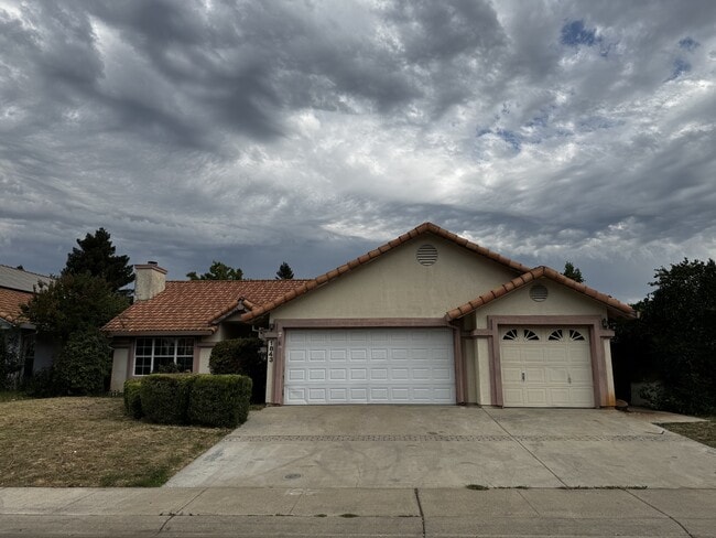 Photo - 1843 Nand Dr Casa