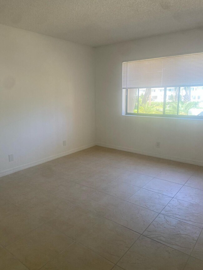 Photo - 4820 Lucerne Lakes Blvd W Unit 205