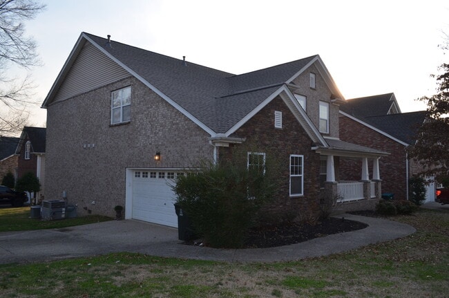 1401 Peppermint Ln