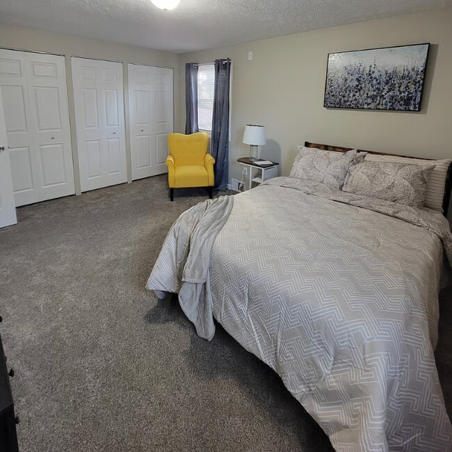 Photo - 255 Hague St