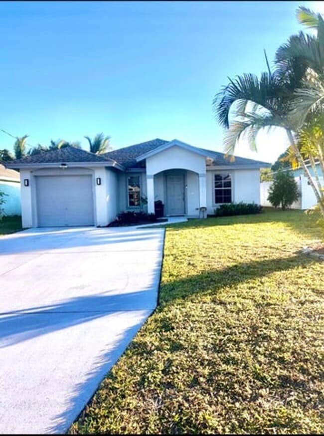 Photo - 6934 Mitchell St