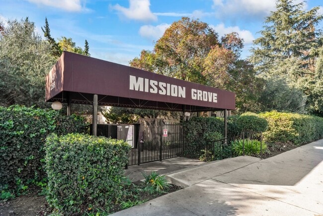 Building Photo - 247 N Capitol Ave Unit 178