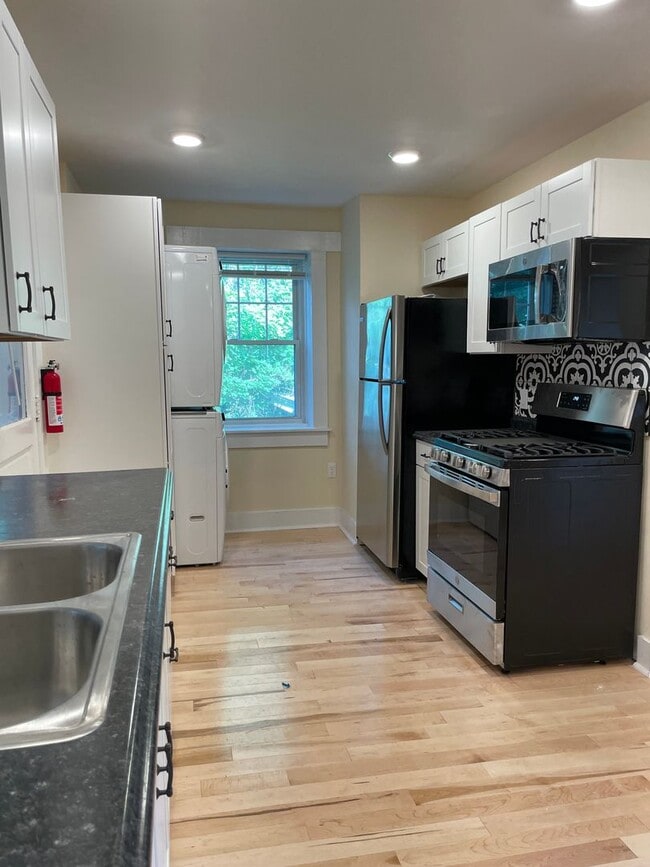 Photo - 207 S Union St Unidad 207 1/2 South Union St #2