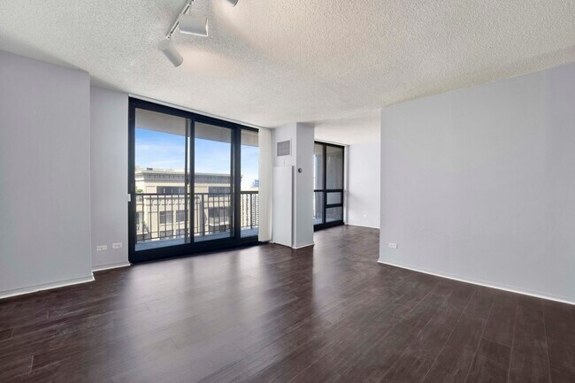 Photo - 10 E Ontario St Unit 2807