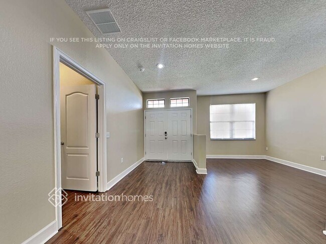 Photo - 2321 Lobelia Pl