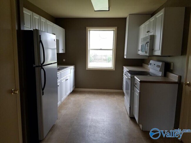 Photo - 2721 Atlantic St SW