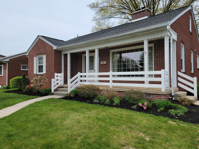 Photo - 137 N Hoover St