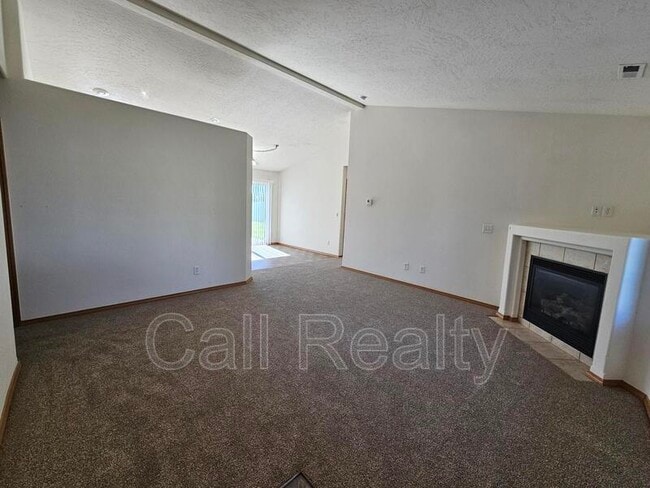 826 N Fox Ridge Rd