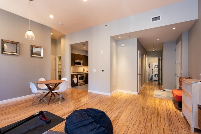 Photo - 232 Pavonia Ave