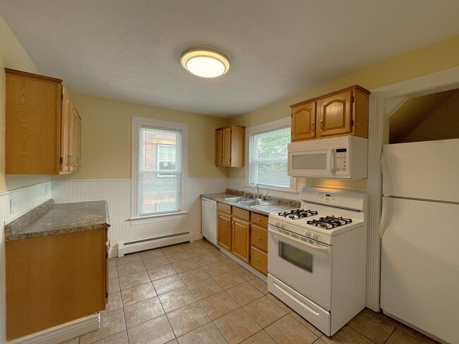 Kitchen - 381 W 1st St Apartments Unit 2