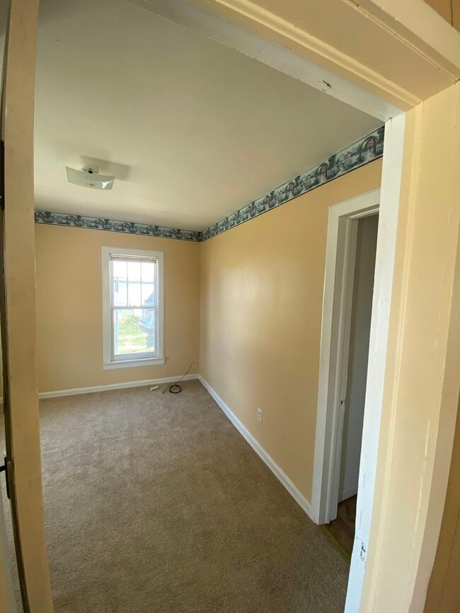 Photo - 205 Kansas St S
