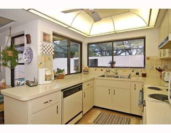 Photo - 2/2 Maintenance-Free Glen Oaks Courtyard Home with Private Pool