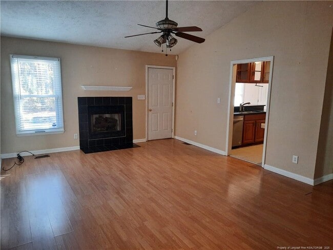 Photo - 141 Windsor Ln