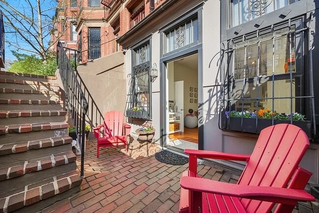 Building Photo - 560 Columbus Ave Unit #1