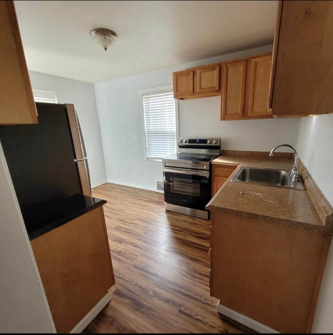 Photo - 25770 Farringdon Ave
