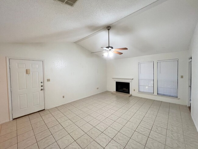 Photo - 1202 Thorpe Lane Unit 308