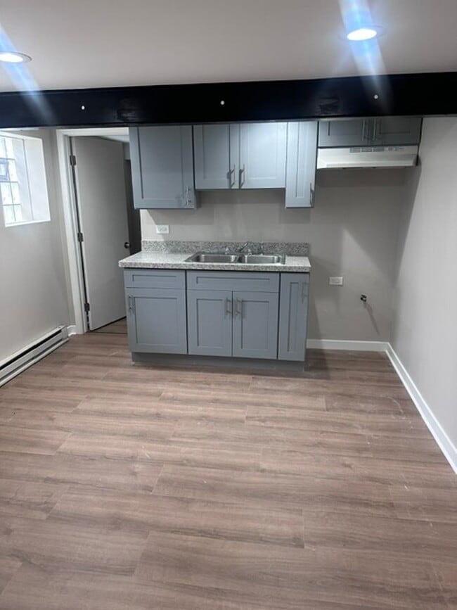 Photo - 6204 S McVicker Ave Unidad 1R