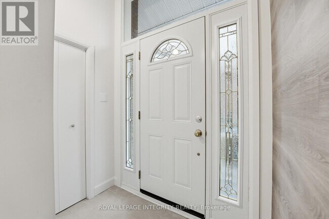 Photo - 2291 Badger Crescent