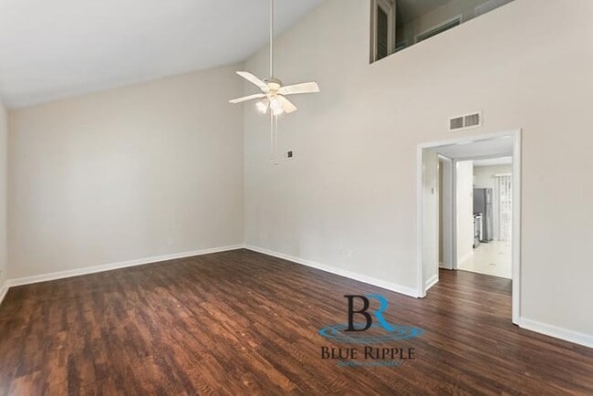 Photo - Spacious 3BR/2Bth Prime Smyrna Location on Dead End Street! Move in Special