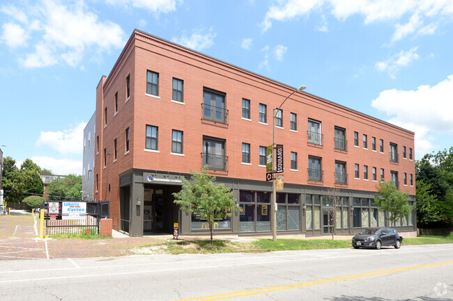 Building Photo - 1001 Russell Blvd Rental