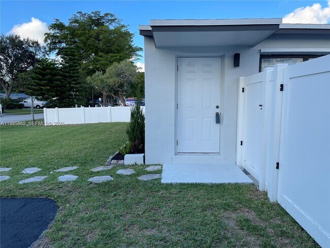 Photo - 1541 N 71st Terrace